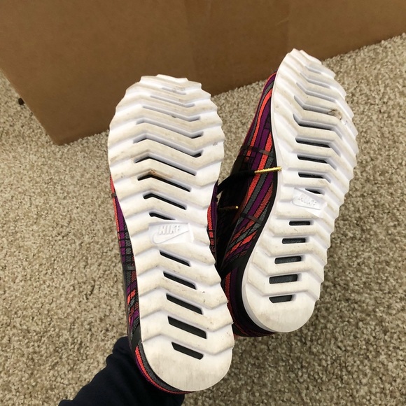 Nike - Picture 3 of 3